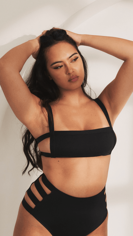 Clover Side Strap Top Black