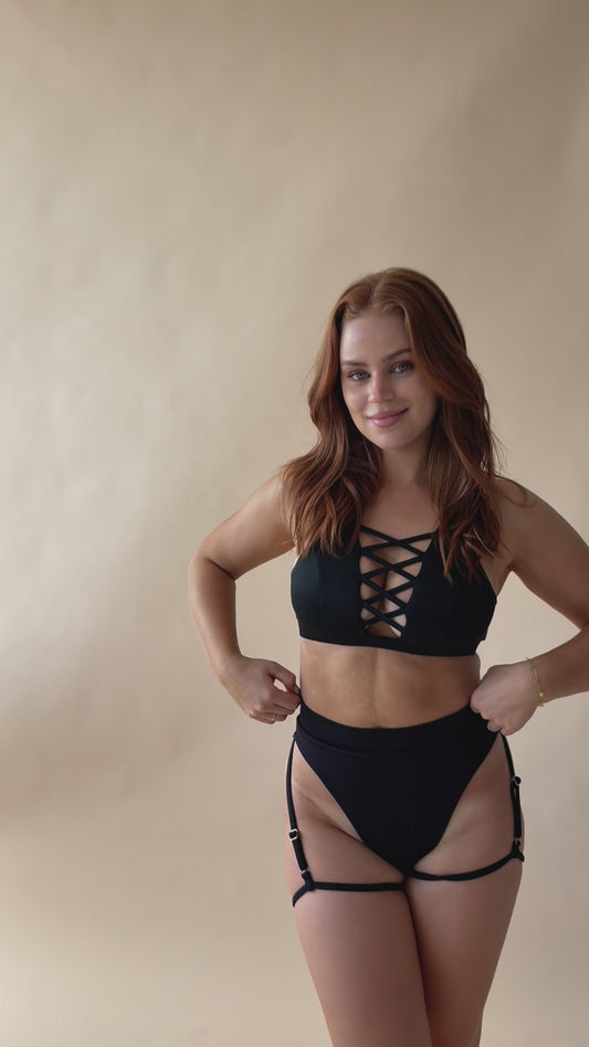 High Cut Garter Shorts Black